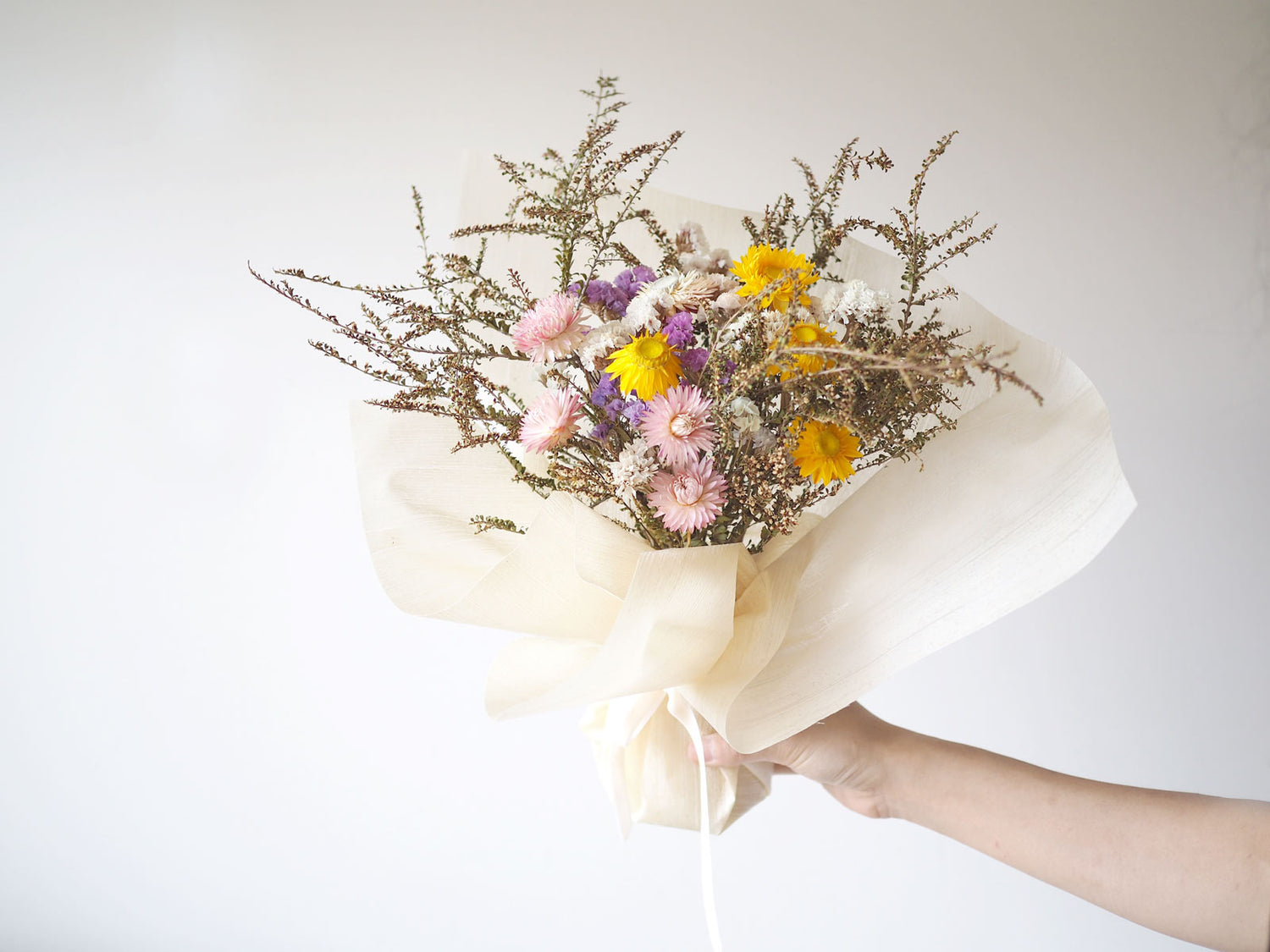 ELLIE – colourful dried flower bouquet