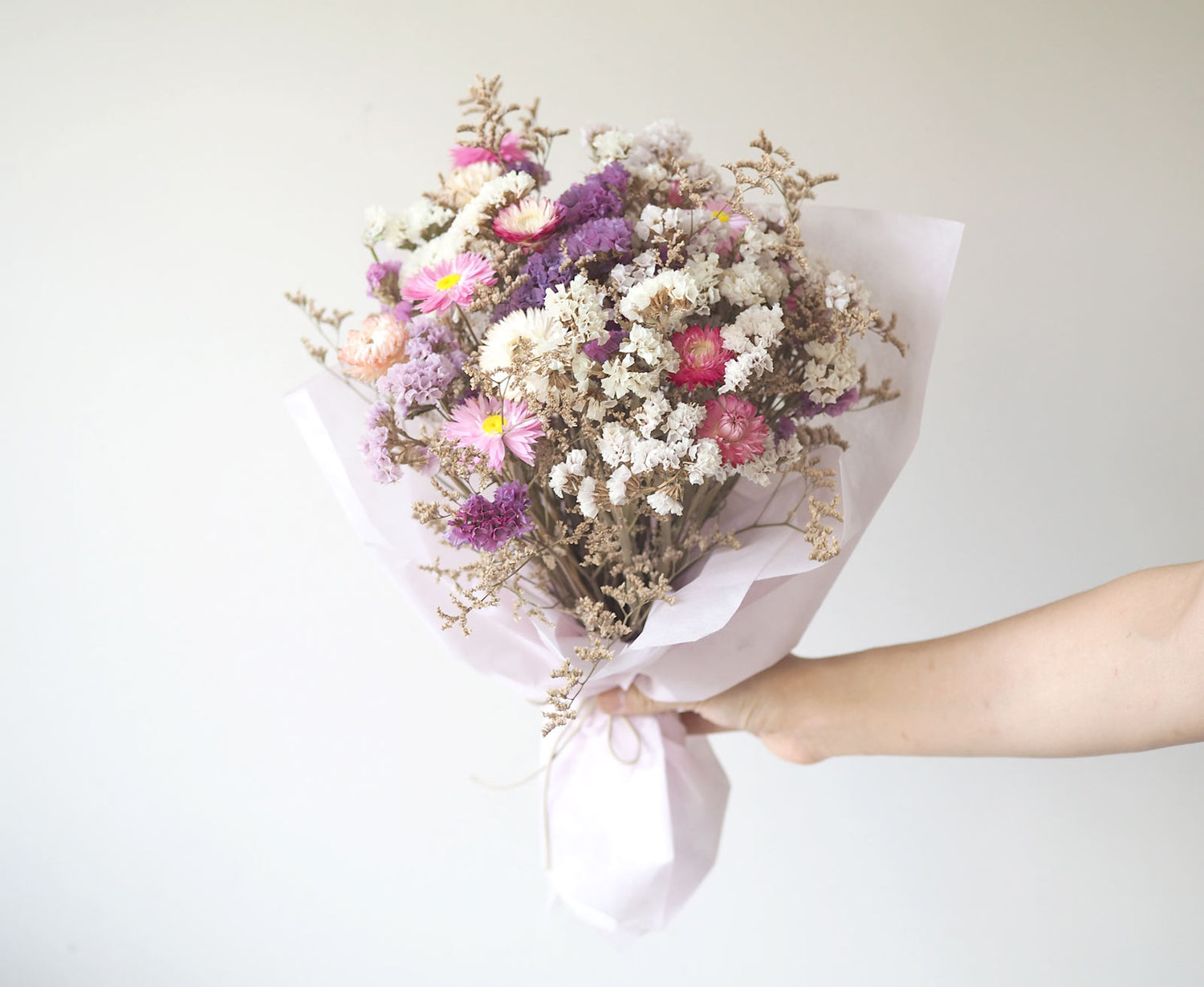 SIRA - dried flower bouquet in pink, white and purple