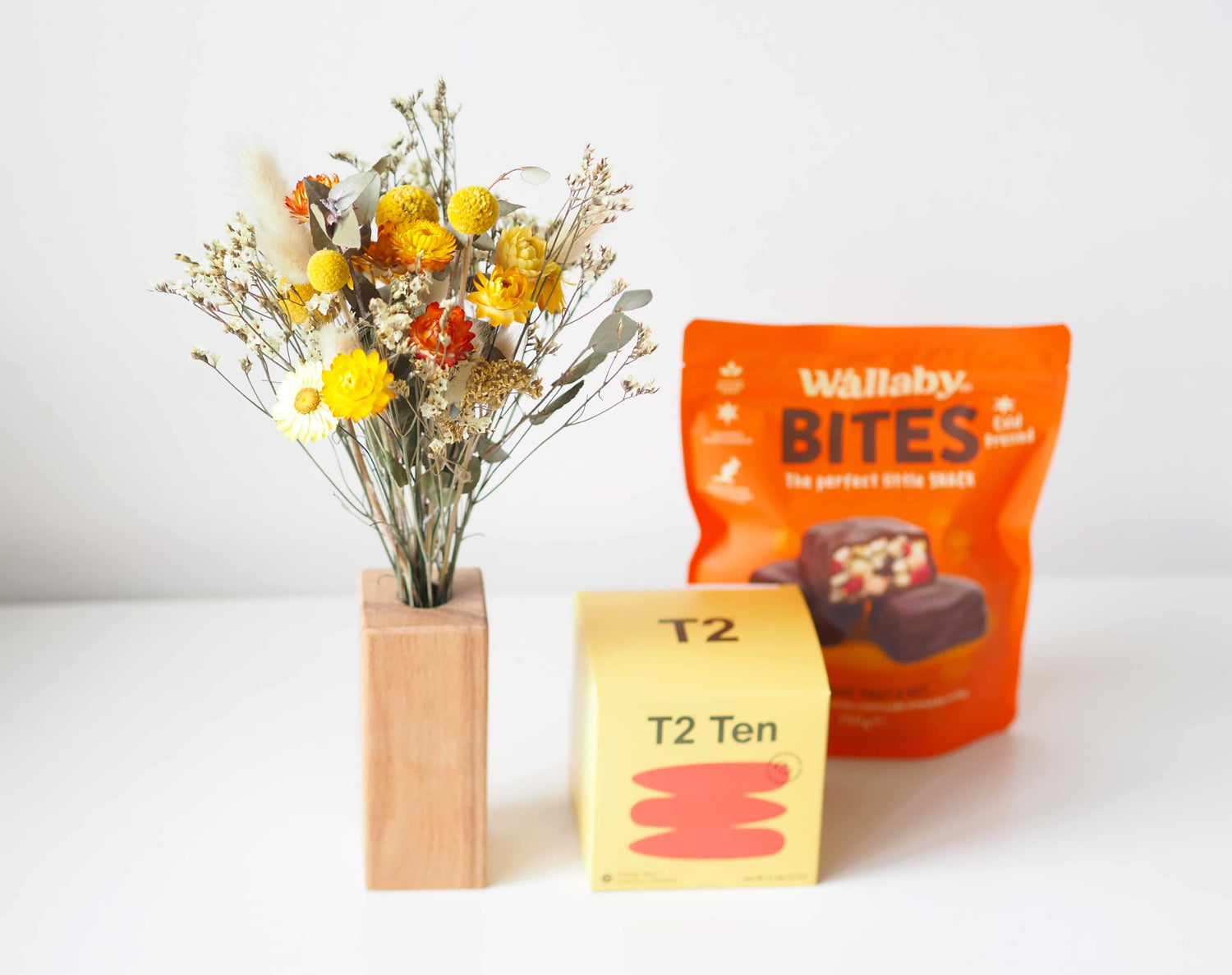 SOPHIE - dried strawflowers and billy buttons in a wooden vase